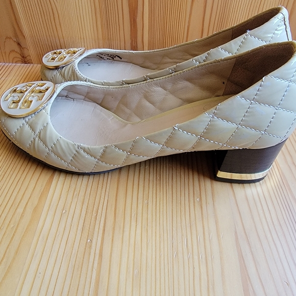 Heels - Picture 4 of 4